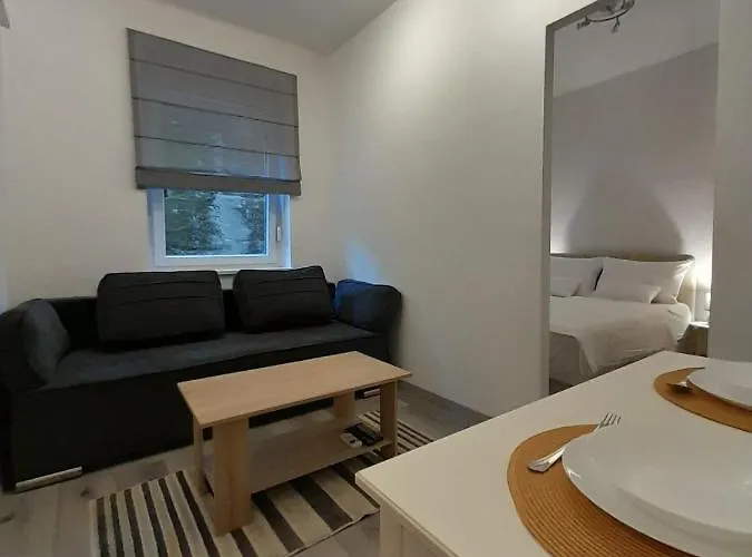 Apartman Lena *