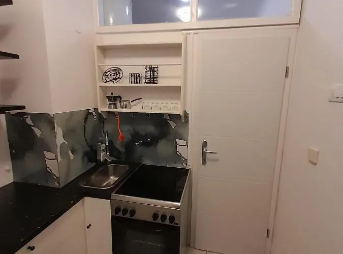 Lena Apartman *