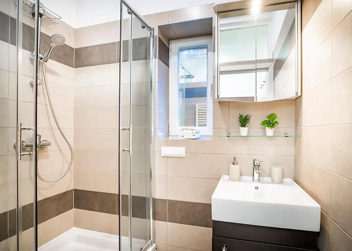 Apartman Lena *